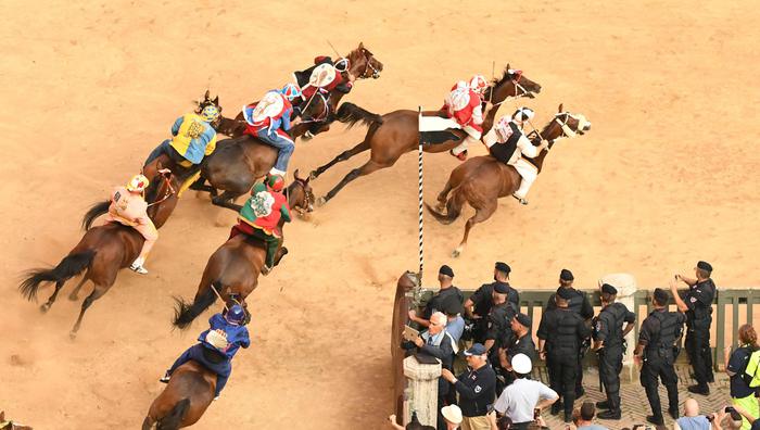 Siena Palio Onda Vince La Prova Generale Domani Agosto Carriera