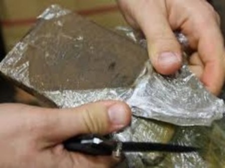 Firenze, controlli antidroga: sequestrati 16 chili di hashish al Gignoro. In arresto due italiani