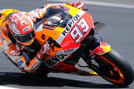 Moto gp San Marino: vince Marc Marquez davanti a Pecco Bagnaia. Gara resa più difficile dalla pioggia