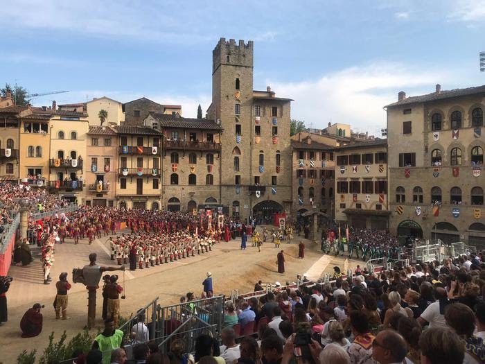 Arezzo, Giostra del Saracino Santo Spirito vince e va in testa all