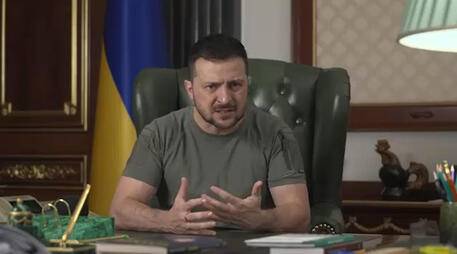 Ucraina, Zelensky: “Piano di pace sotto l’ombrello della Nato”