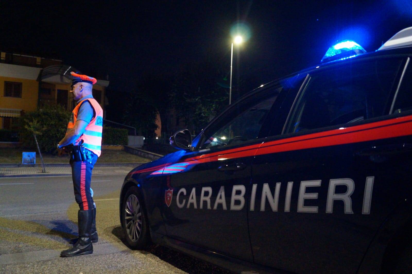 Firenze: due arrestati alle Cascine col martello frangi vetri mentre tentano di rubare in un’auto