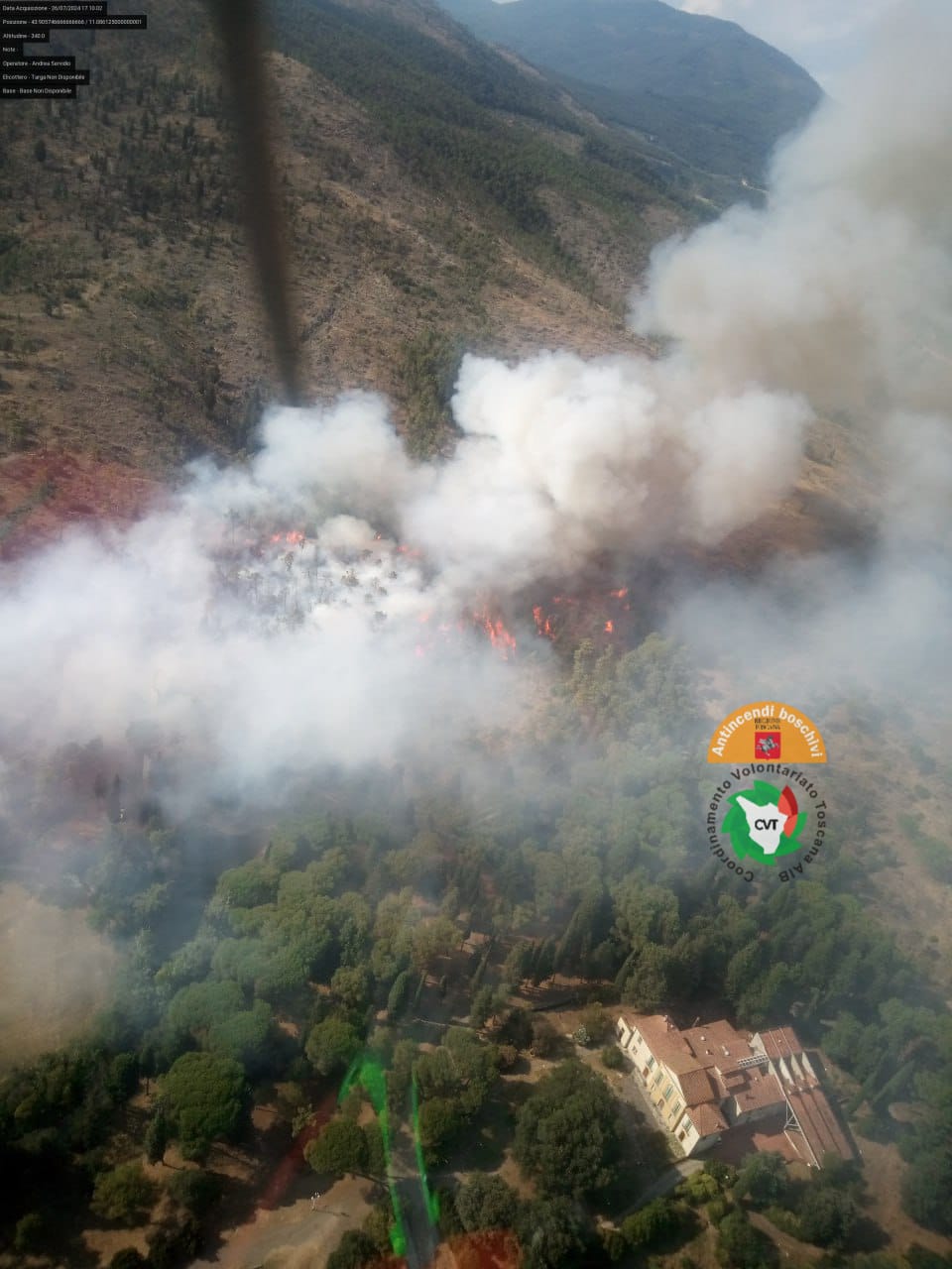 Prato: pauroso incendio al poligono di Galceti. Fiamme anche nella pineta