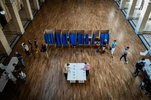 Francia: affluenza record al ballottaggio alle 12. Alta tensione a Parigi