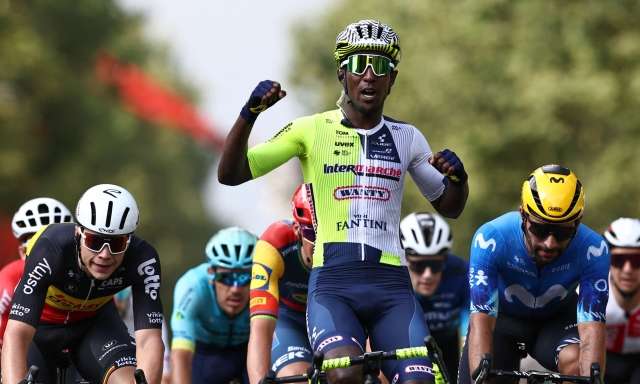Tour de France: storica vittoria di Girmay, corridore eritreo. L’ecuadoriano Carapaz prende la maglia gialla