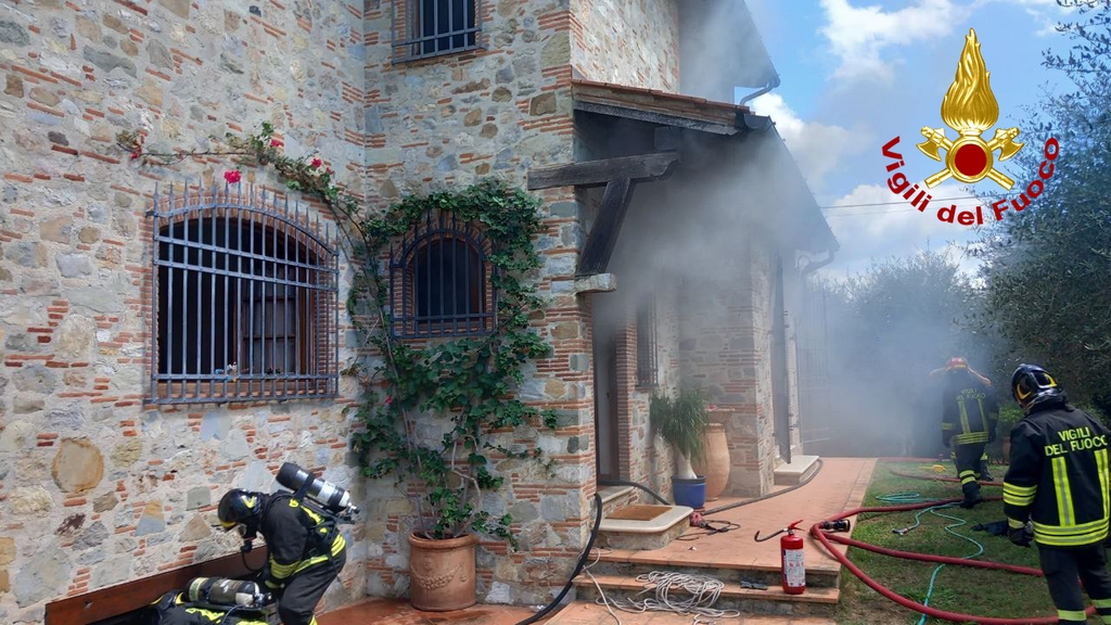 Massarosa incendio 