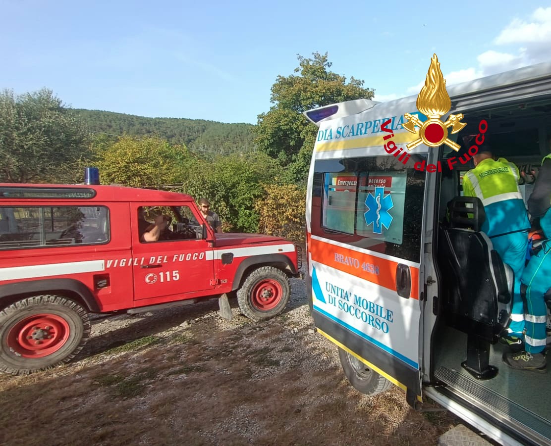 Orbetello: cadaveri di madre e figlio trovati nel giardino di casa