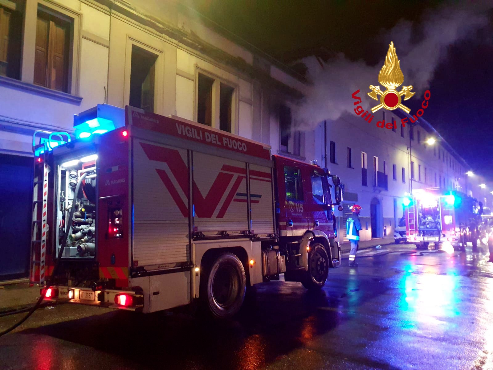 Firenze: incendio di notte in un appartamento all’Anconella. Due donne intossicate