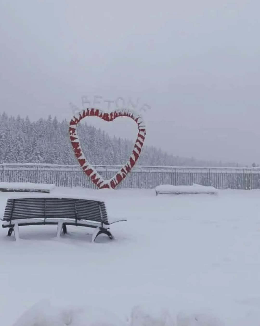 Neve in Toscana: Abetone e Amiata si tingono di bianco. Fiocchi sopra i 500 metri. Le previsioni