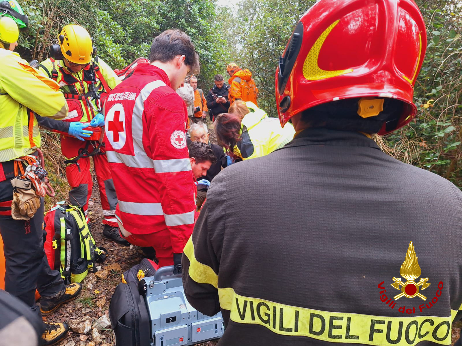 Siena: cacciatore ferito da colpo accidentale. Soccorso dai vigili del fuoco