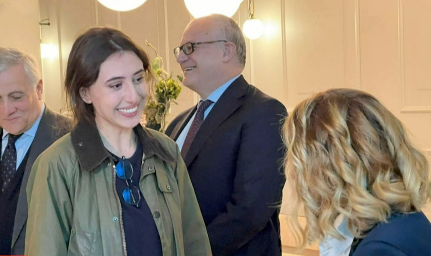 Cecilia Sala è atterrata a Ciampino: accolta da Meloni, Tajani e la famiglia