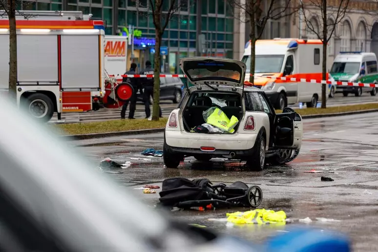 Monaco di Baviera: auto su corteo dei sindacati. Morta una donna. Molti feriti. E sono in arrivo Vance e Zelensky