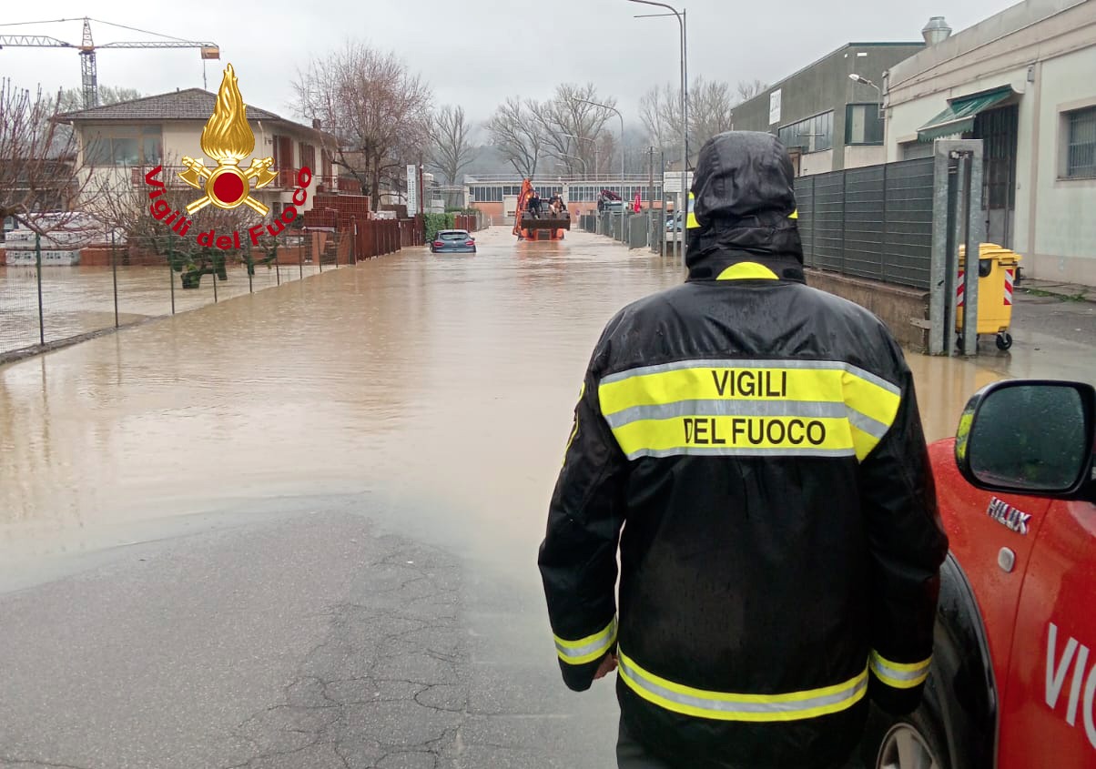 Maltempo in Toscana, Giani: “5mila euro alle famiglie e 20mila alle aziende colpite”. Borgo San Lorenzo: 12 evacuati per frane